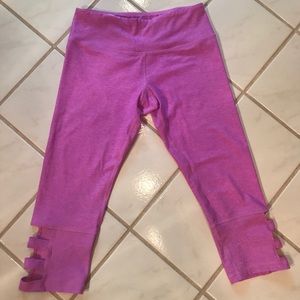 Fuchsia cropped legging with cutouts